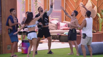 Vídeos do BBB 25: confira tudo o que rolou na madrugada de quinta-feira, 10/4