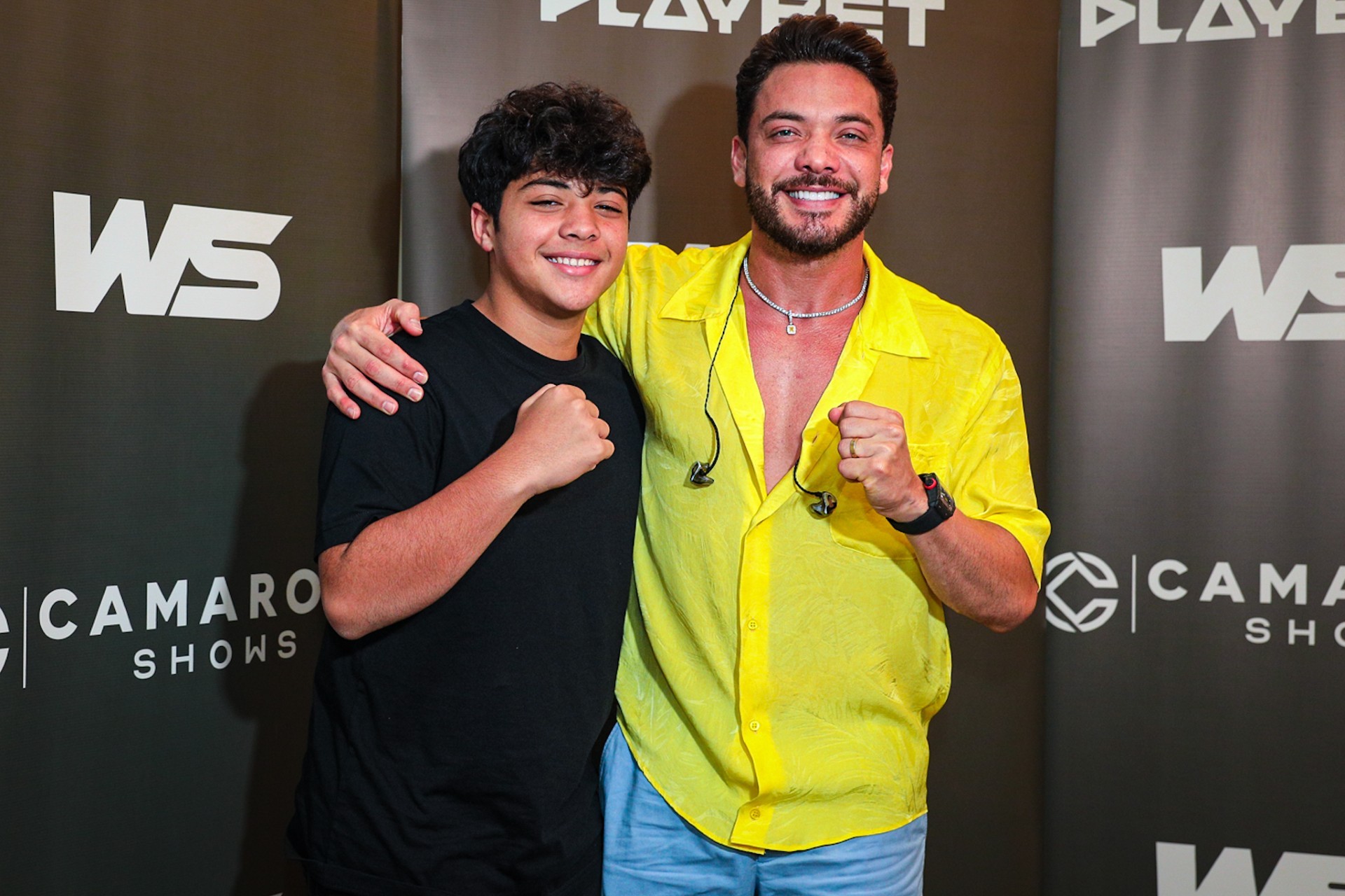 No Carnatal, Wesley Safadão relembra dias difíceis com o filho Yhudy e comemora nova fase