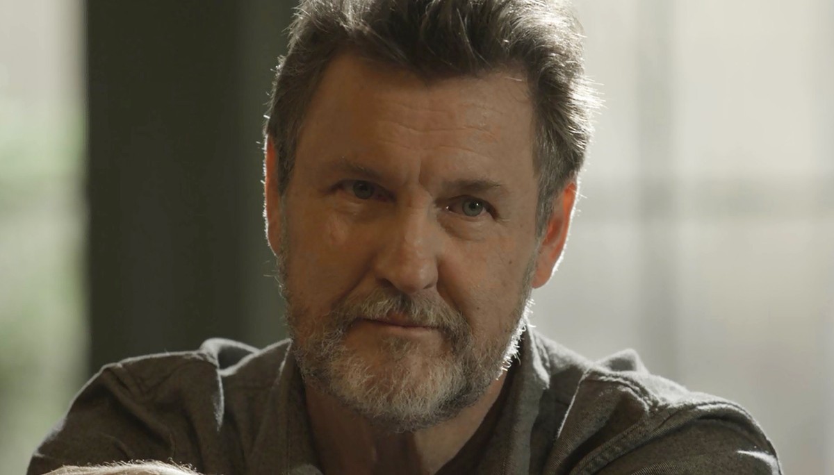 Personagem de Antonio Calloni teme morrer e relembra que abriu mão do seu grande amor pela fonte