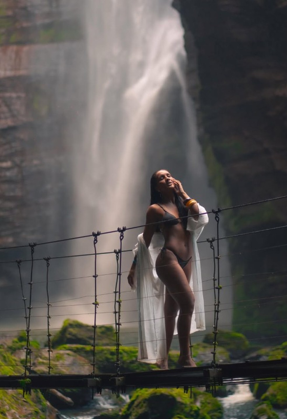 Maxiane exibe corpão em cenário paradisíaco no Maranhão — Foto: Jorge Daur