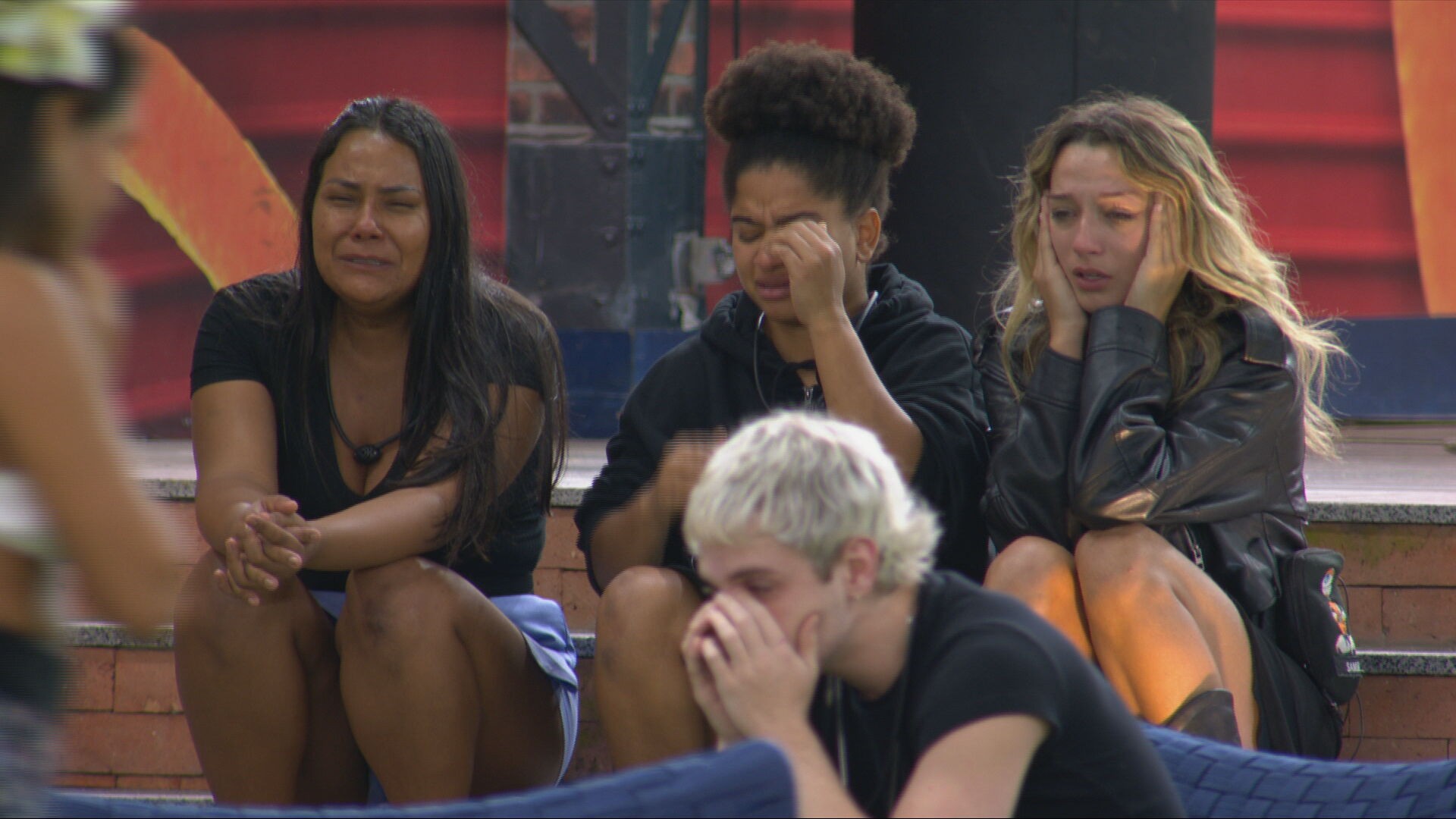 Web comenta reação dos brothers após saída do Breno no BBB 26: 'Clima de velório'