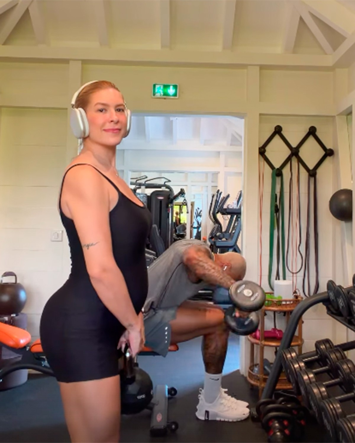 Lore Improta e Léo Santana treinam juntos durante viagem de luxo