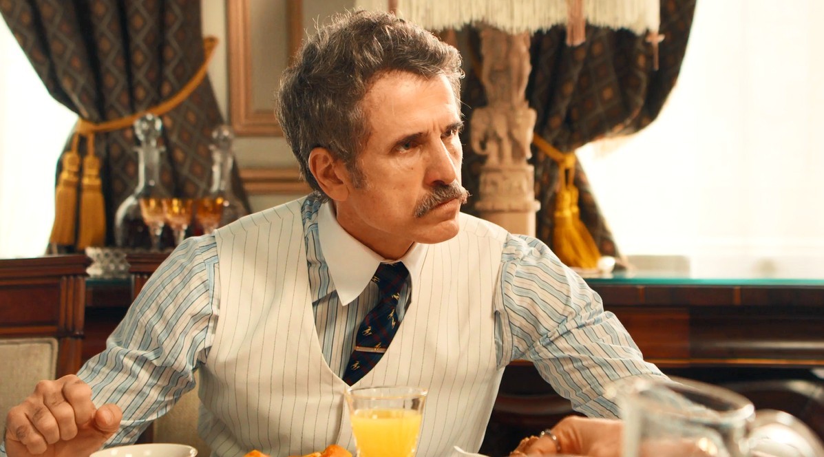 Após beijar Túlio, Sandra humilha Ernesto em Êta Mundo Melhor!: ‘Além de corno, é incompetente’