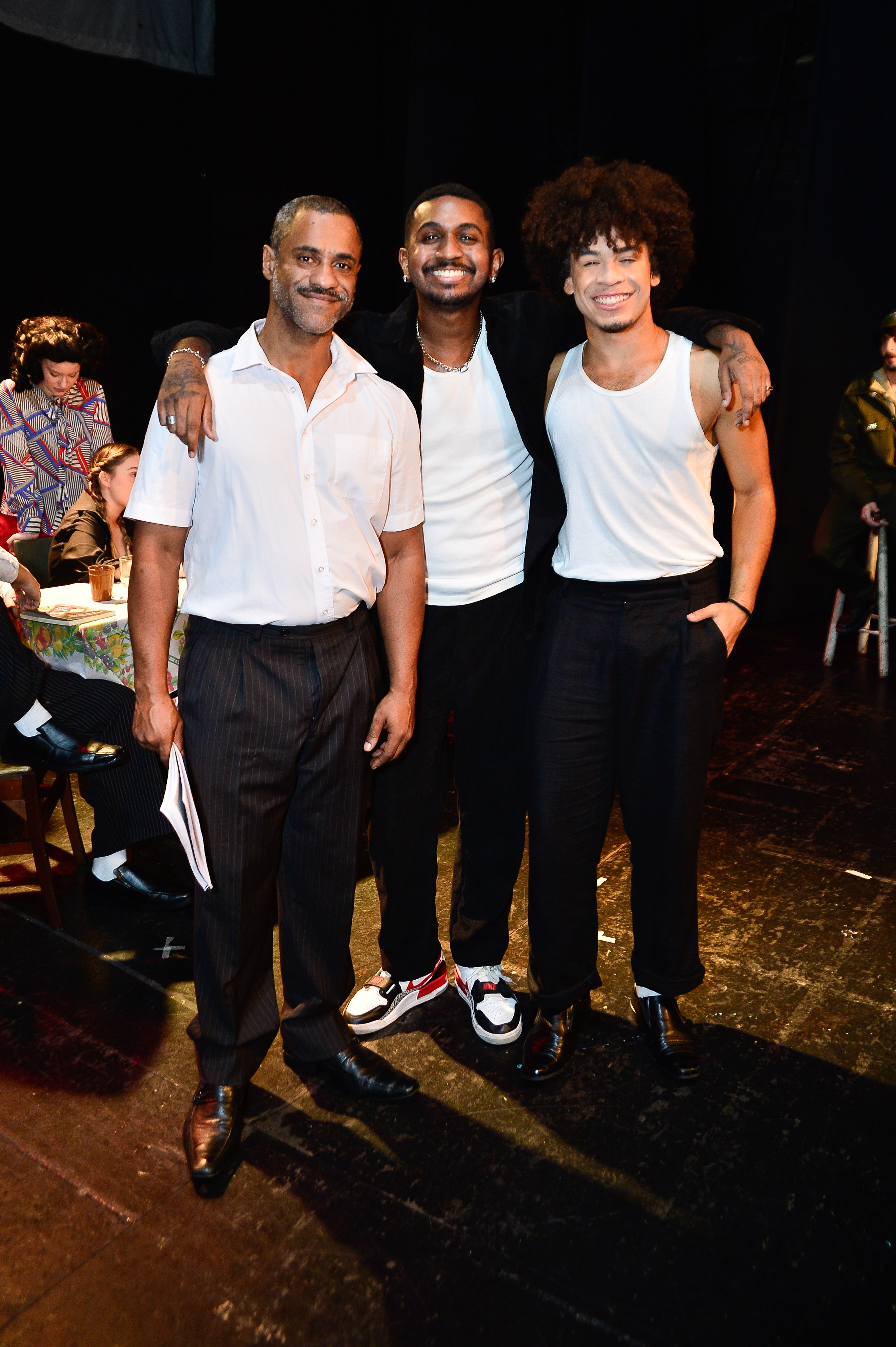 Rainer Cadete prestigia estreia do filho, Pietro, em peça sobre Marighella