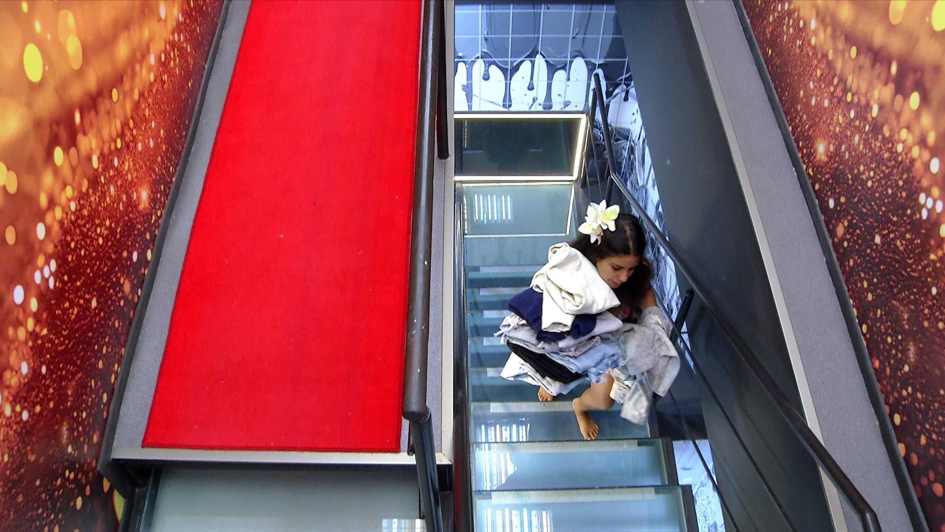 BBB 26: Gabriela leva seus pertences para o Quarto Sonho do Grande Amor