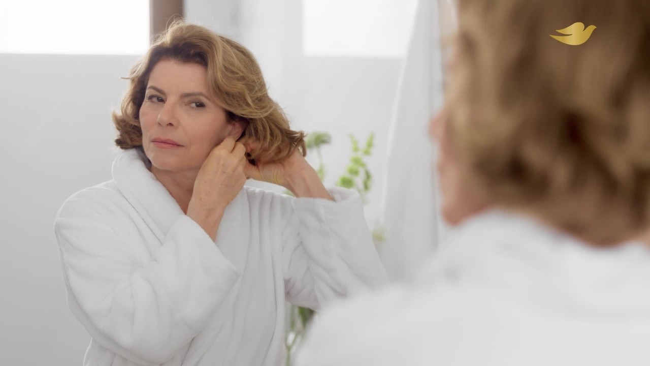 Tá pronta, meu bem? Debora Bloch surge renovada após se despedir de Odete Roitman