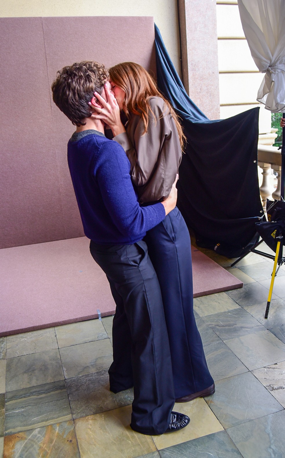 Sasha ganhou beijão do marido, o cantor João Lucas — Foto: Agnews