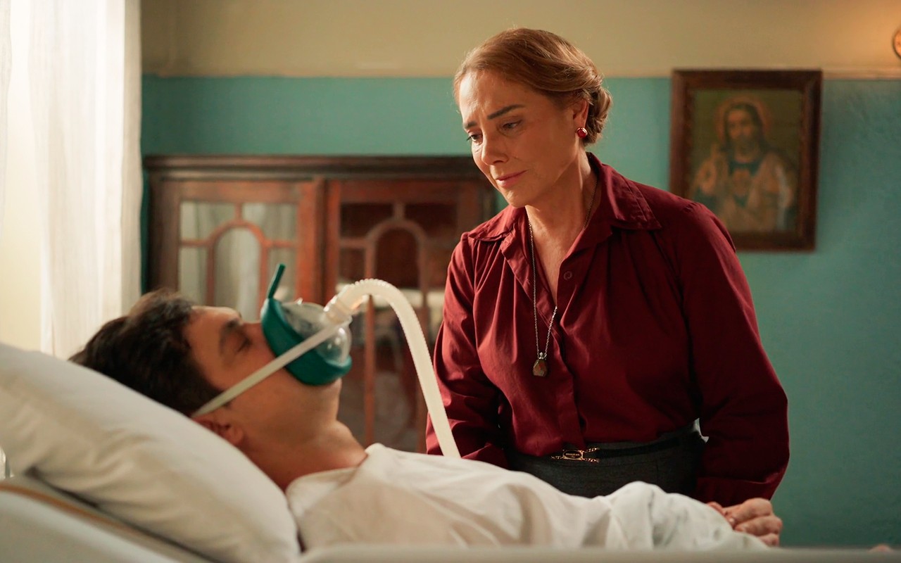 Em Êta Mundo Melhor!, Zulma confessa armação a Candinho: 'Me perdoa'