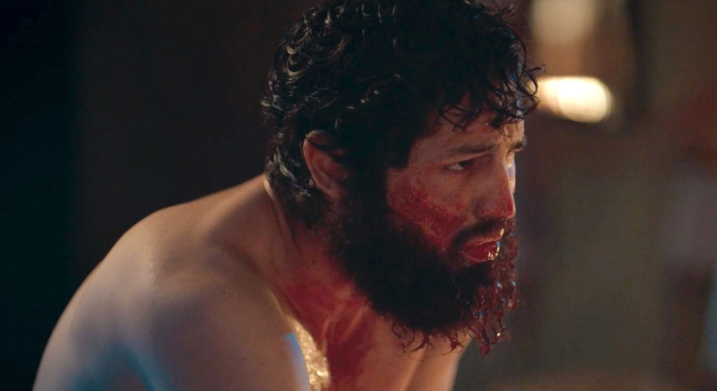 Barba Ensopada de Sangue: caracterização de Gabriel Leone incluía barba hiper-realista feita em 3 horas