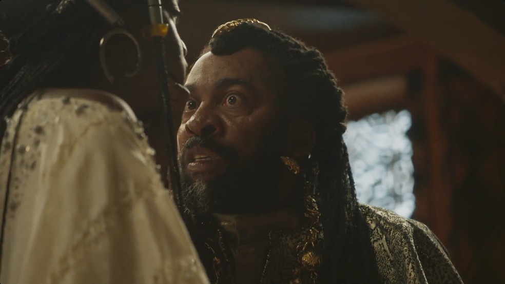 Jendal ‘corta as asas’ de Binta e dá recado sério à rainha — Foto: Reprodução/TV Globo