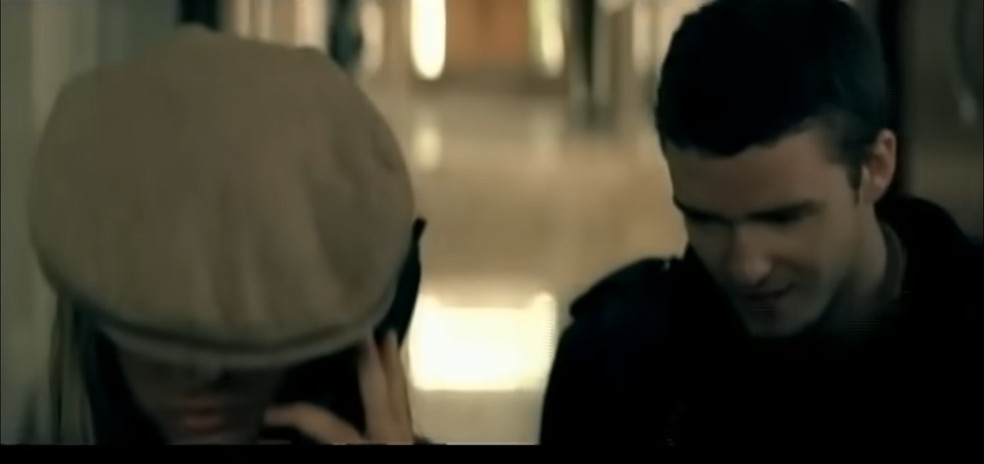 Jusitn Timberlake no clipe de 'Cry me a River' — Foto: YouTube