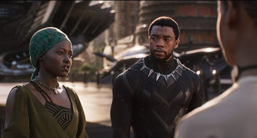 'Pantera Negra' com Chadwick Boseman e Lupita Nyong'o — Foto: IMDB/ Reprodução