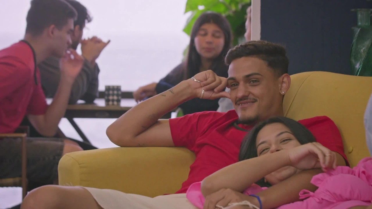 Minha Mãe com Seu Pai tem selinho e romance entre filhos dos participantes; entenda