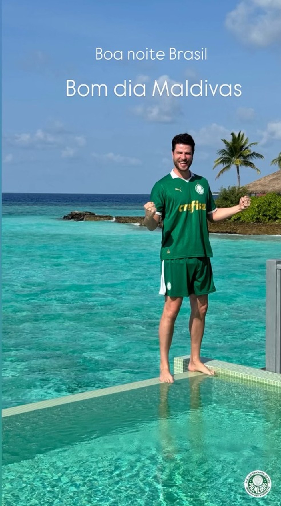 Gustavo Marsengo com a camisa do Palmeiras nas Maldivas — Foto: Instagram