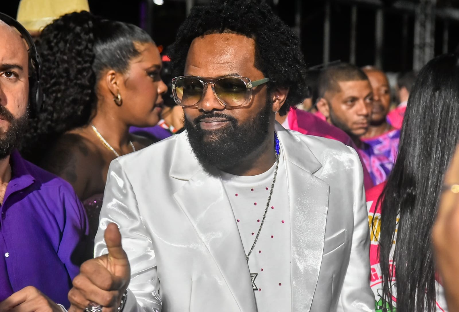 Após incêndio, Unidos do Jacarezinho busca redenção na Avenida homenageando Xande de Pilares