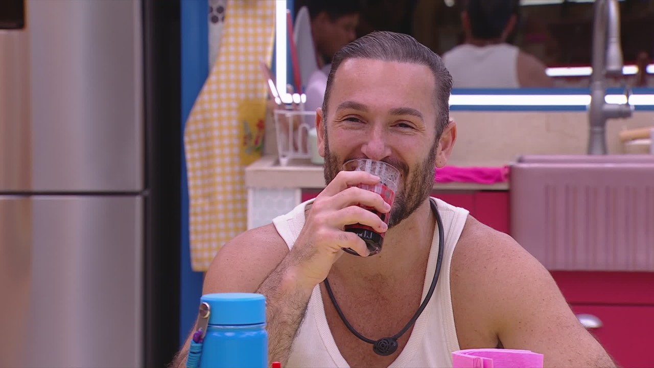 Diego Hypolito revê sua participação no reality de culinária Super Chef e reage: 'Ana, pelo amor de Deus'