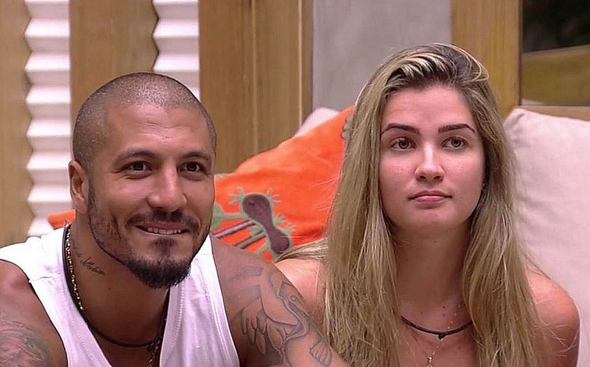 ExBBBs, Aline Gotschalg e Fernando Medeiros comemoram oito anos juntos
