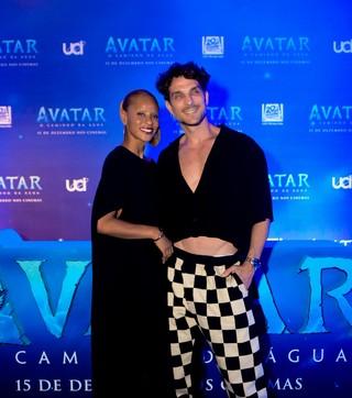 Avatar premiere hot sale