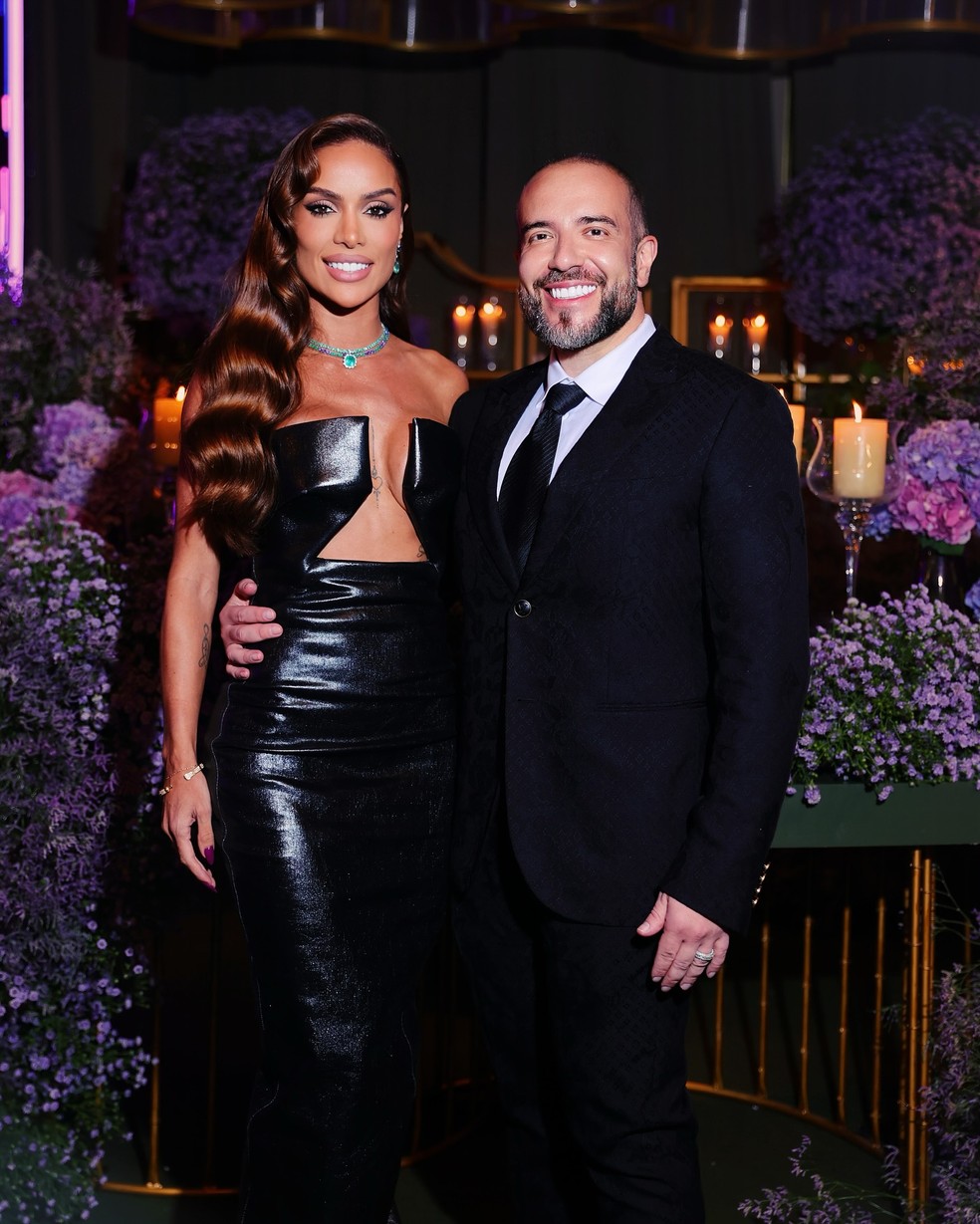 Tati Barbieri e o marido, Roman Shakal — Foto: Reprodução Instagram/Conradis