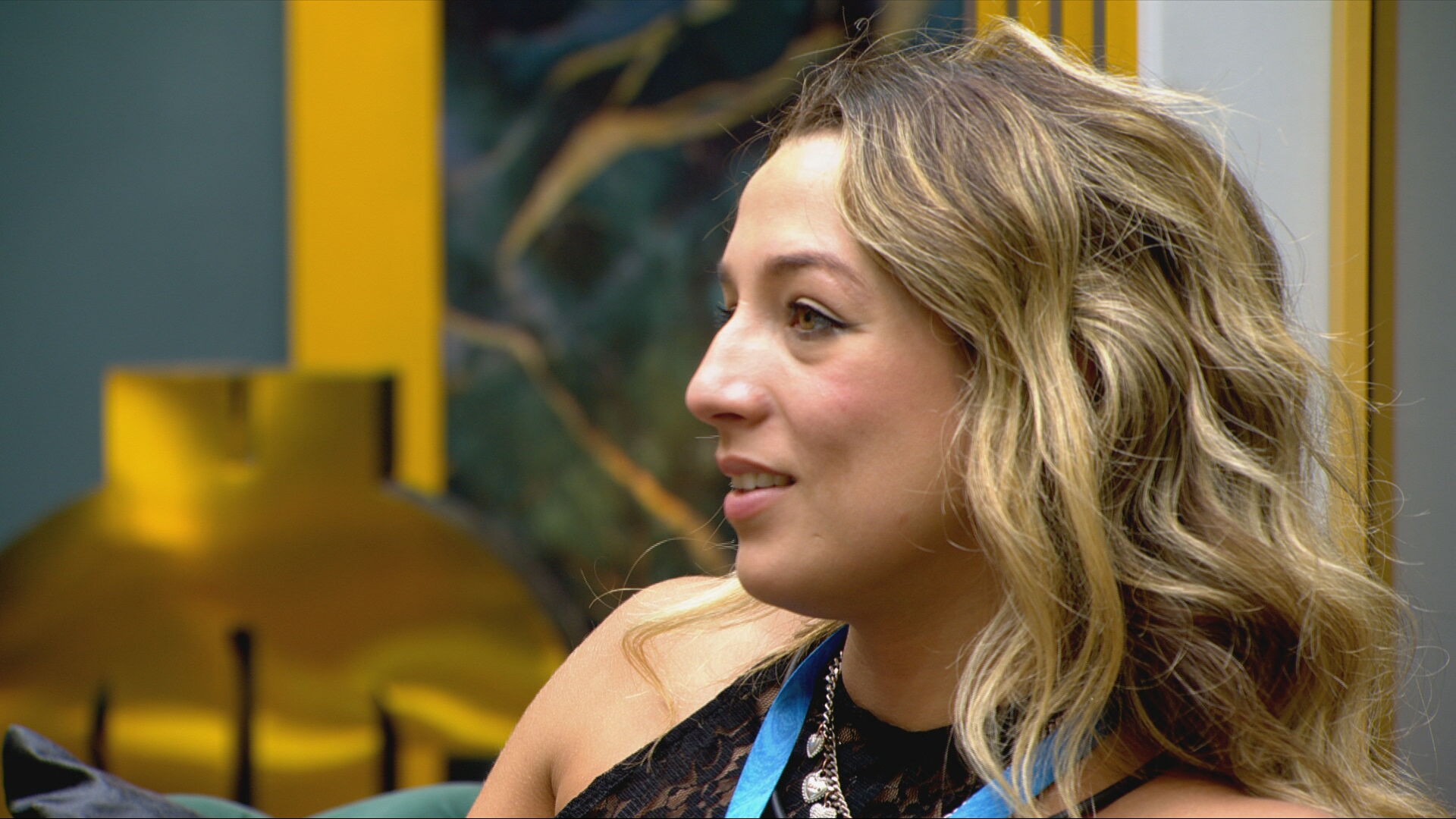 Samira se surpreende com 'corações' recebidos e Ana Paula Renault reage: 'Política da boa vizinhança'