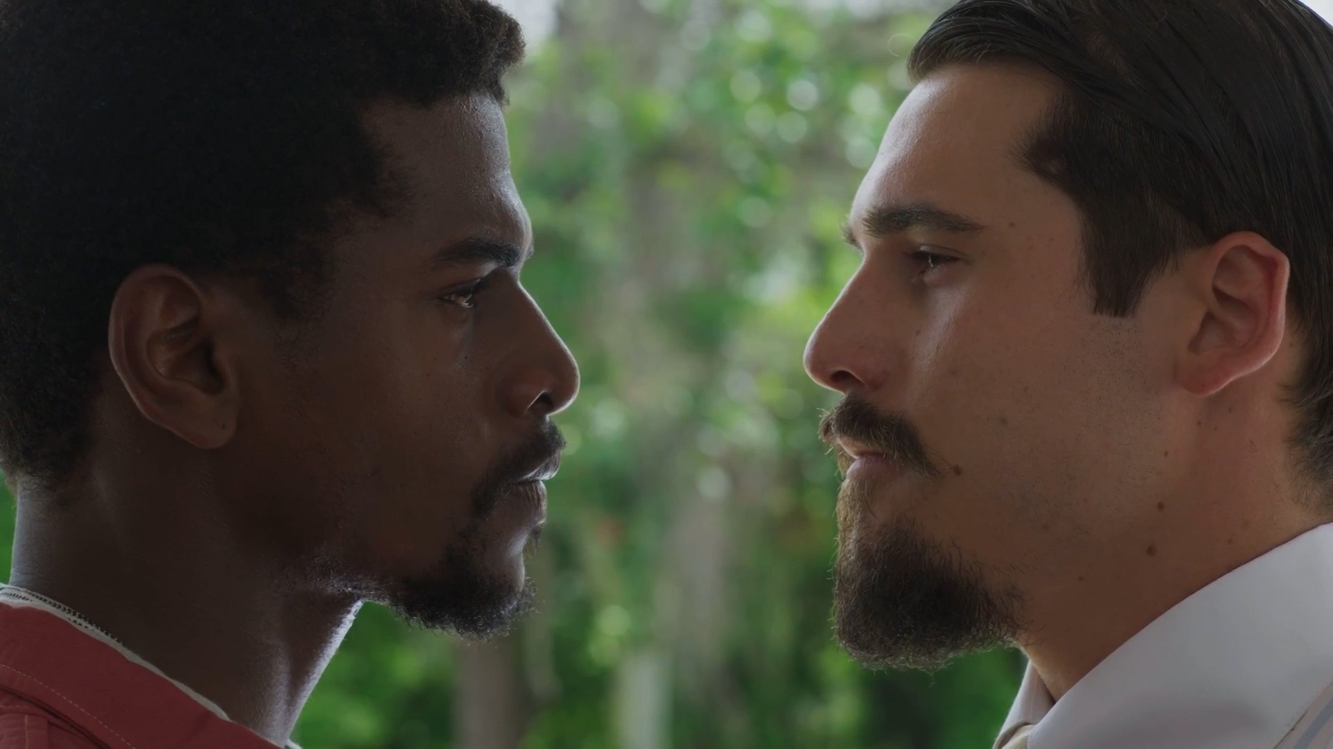 A Nobreza do Amor: Tonho flagra safadeza de Mirinho e os dois brigam por Alika