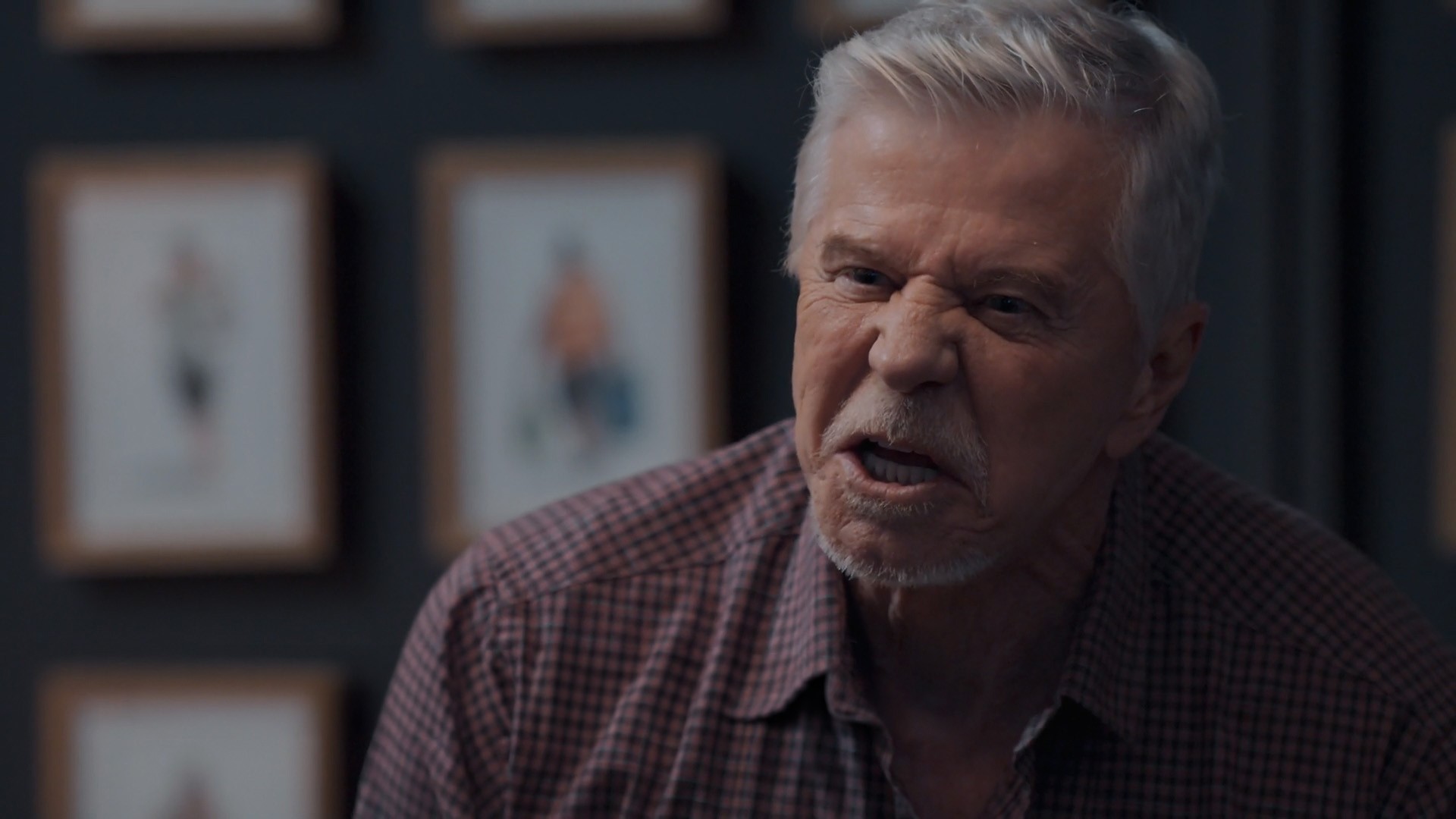 Três Graças: Lucélia é expulsa de casa por Kasper e vai morar na Chacrinha