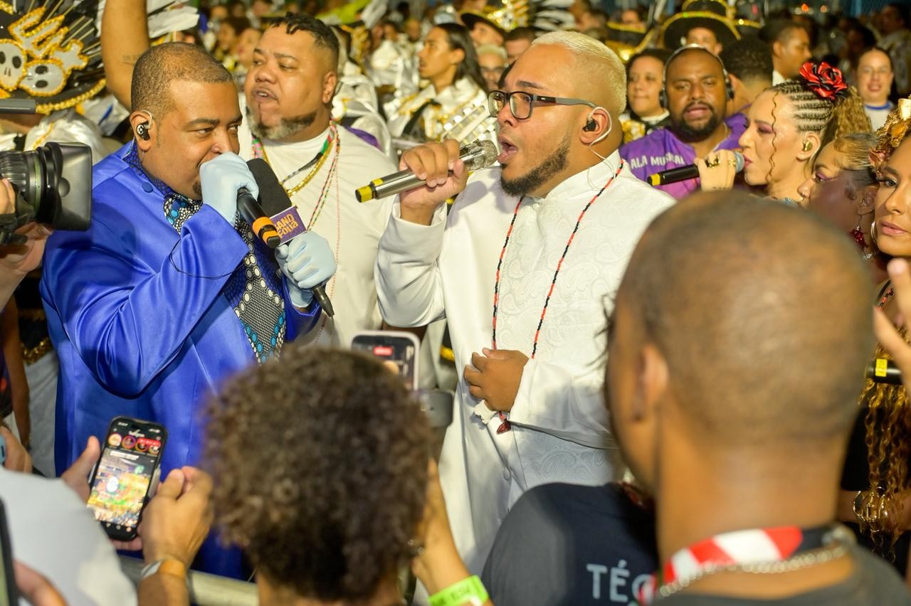 Puxador da Em Cima da Hora, Igor Pitta sofre acidente e desfila com fratura exposta