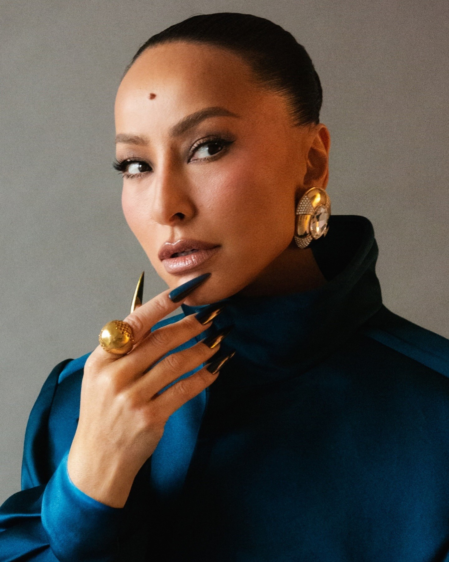 Sabrina Sato fala do medo de mostrar vulnerabilidades: 'Com meu sorriso mascaro muitas coisas'