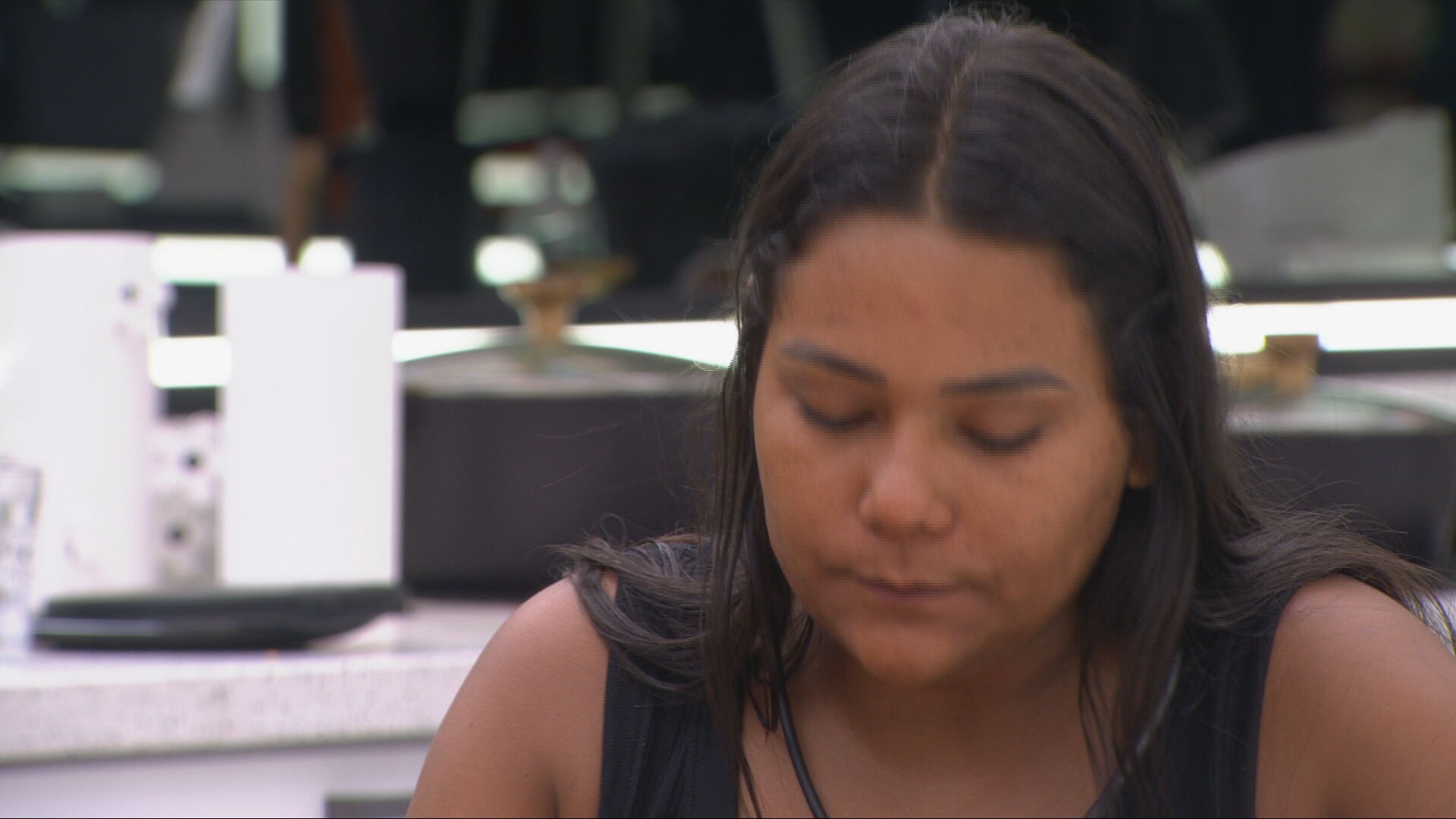 Após ser eliminada da 5ª Prova do Líder, Chaiany suspeita de sister: 'Não olha na minha cara'