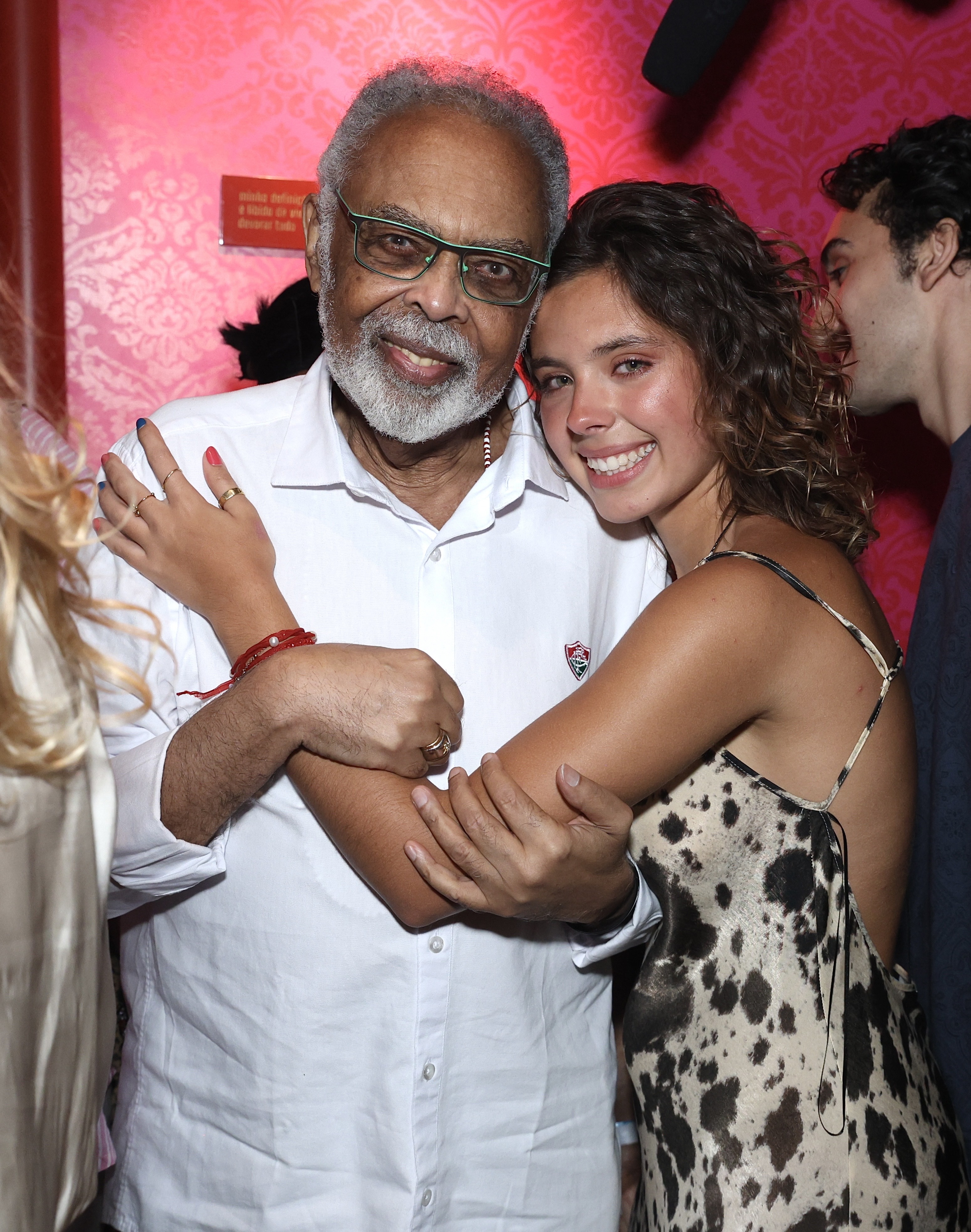 Gilberto Gil, Bela Gil e família prestigiam Flor em lançamento de EP