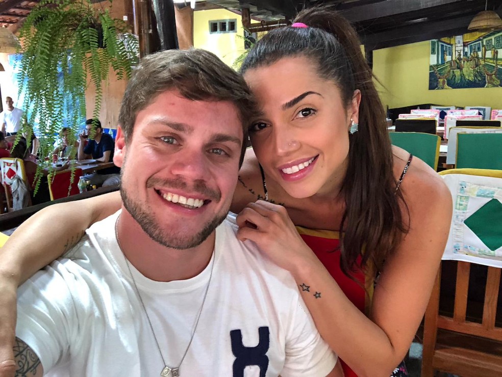 Paula, do BBB18, faz aniversário e comemora ao lado de Breno | Gshow