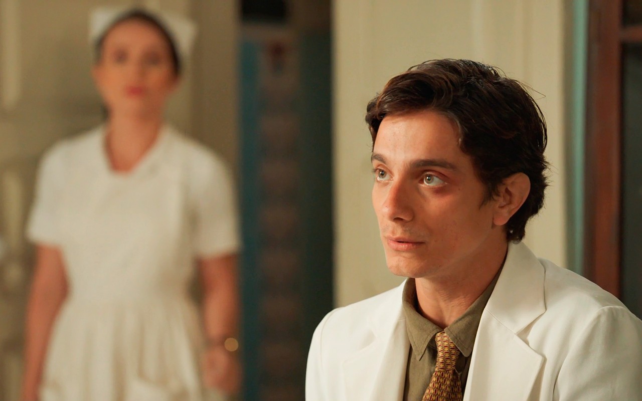 Êta Mundo Melhor!: Estela fica chocada ao ouvir decisão radical de Túlio