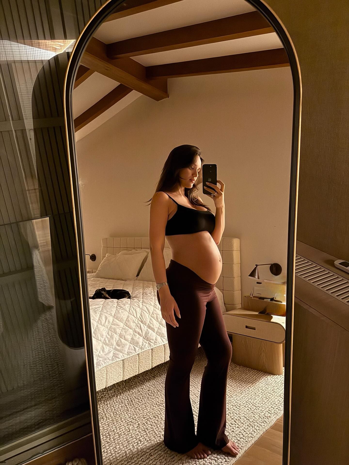 Rafa Kalimann mostra a barriguinha de grávida nas redes sociais: "Ansiedade coberta de amor"