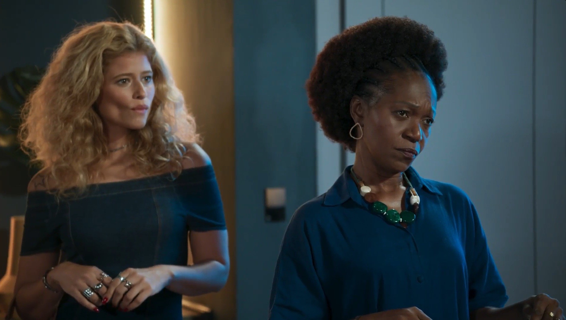Volta por Cima: Neuza e Roxelle saem na briga com Rosana | Gshow