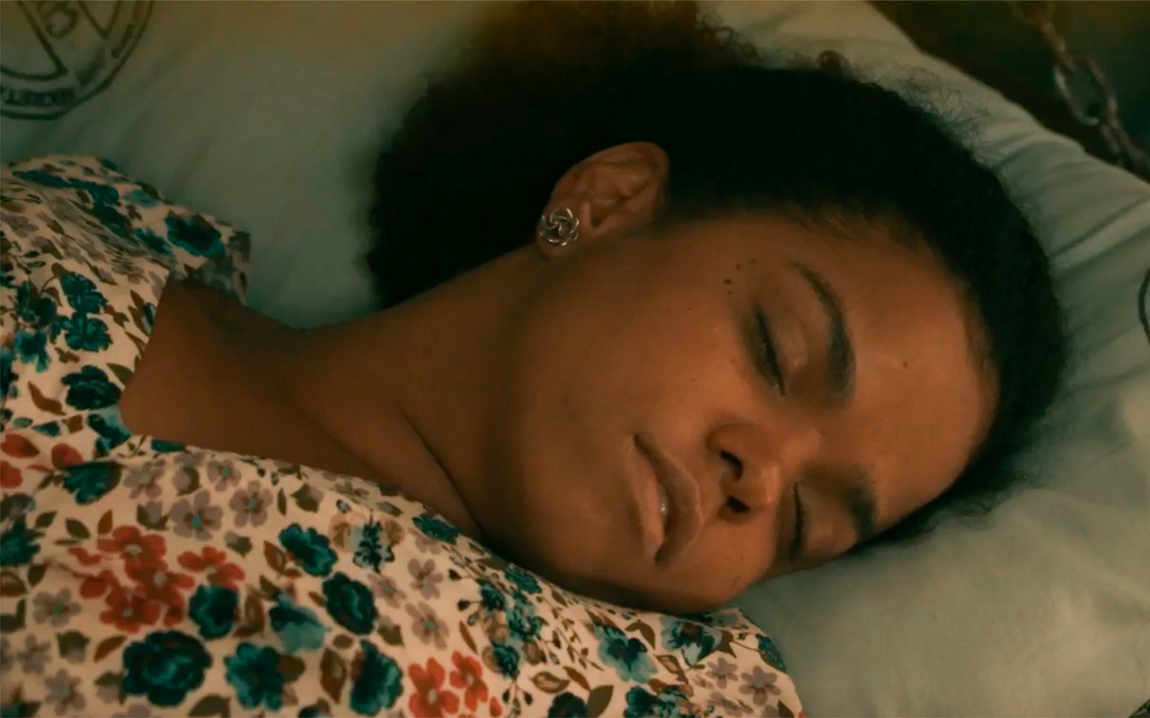 Êta Mundo Melhor!: Dita desmaia na cela da prisão