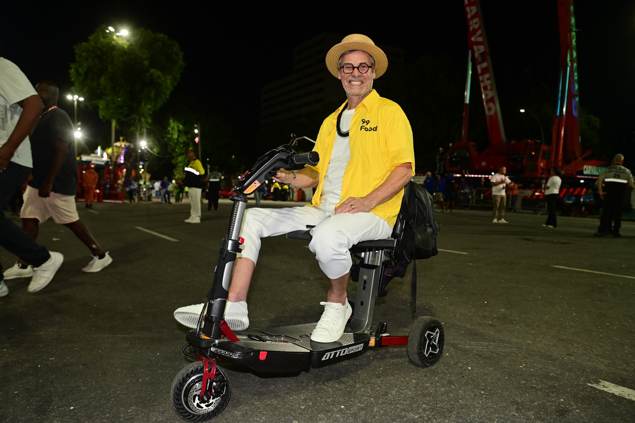Carlinhos de Jesus celebra volta a Sapucaí após doença: 'É uma ressurreição'