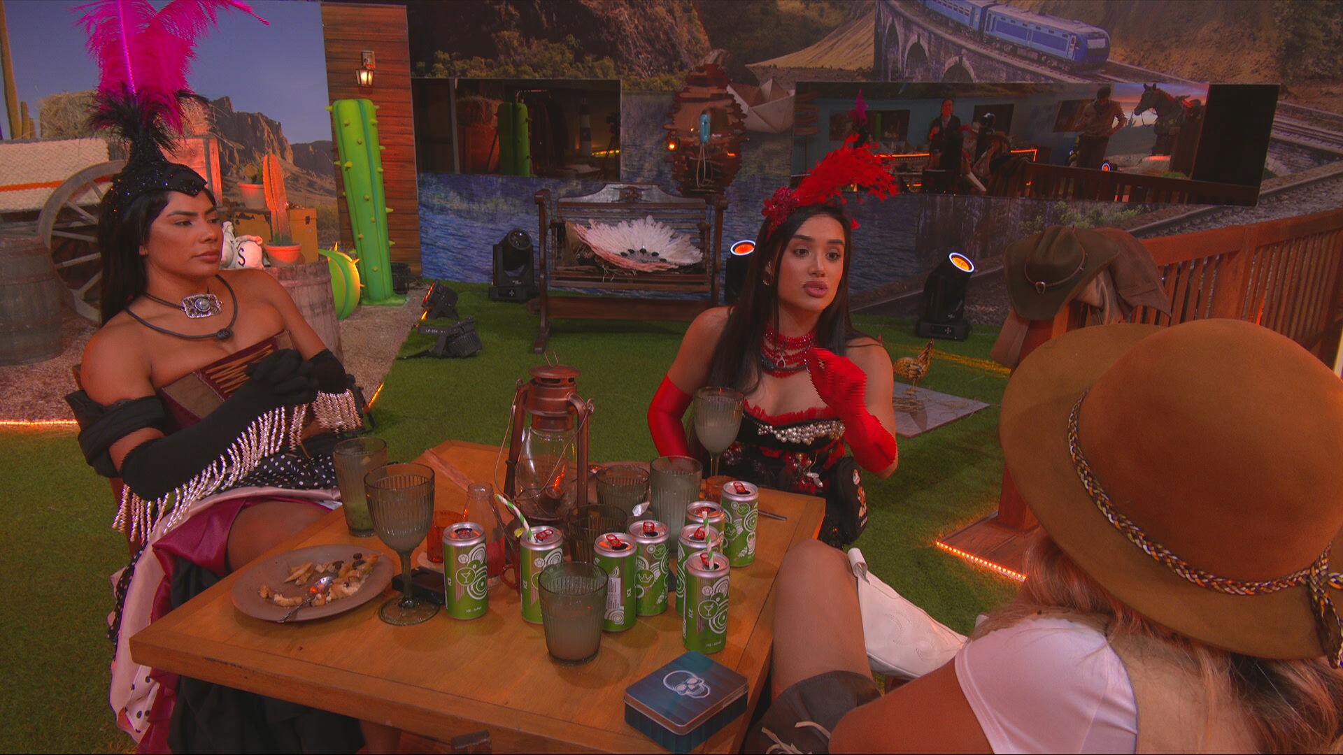 Jordana reclama de fotos tiradas por Samira em Festa do Líder: 'Tem que ter bom senso'