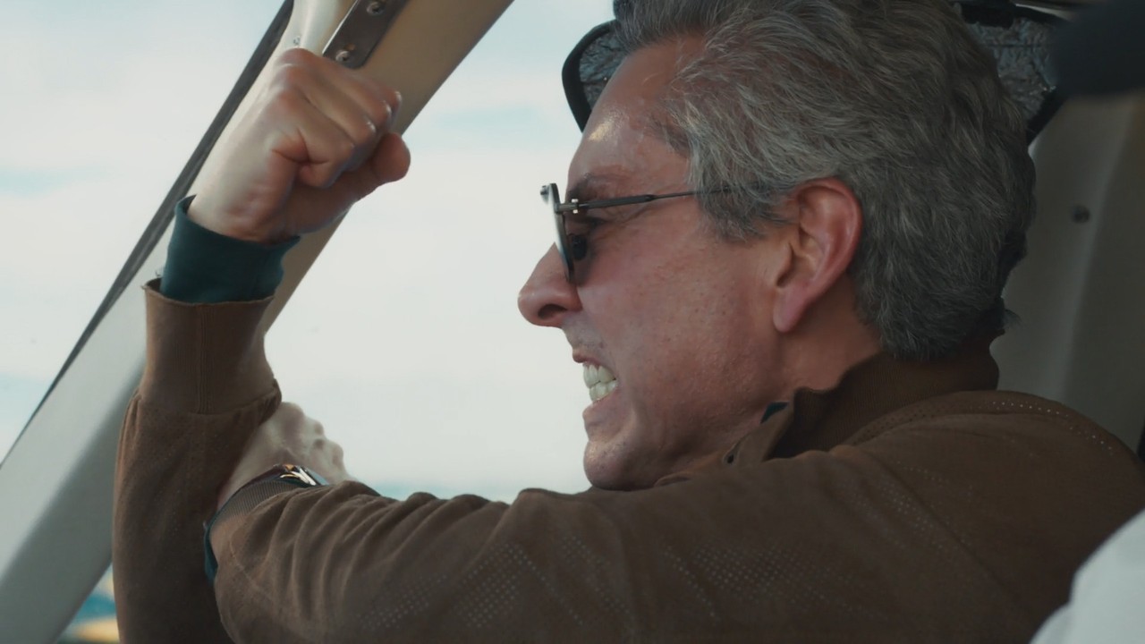 Vale Tudo: Carolina Dieckmman mostra Alexandre Nero comendo banana nos bastidores de cena icônica