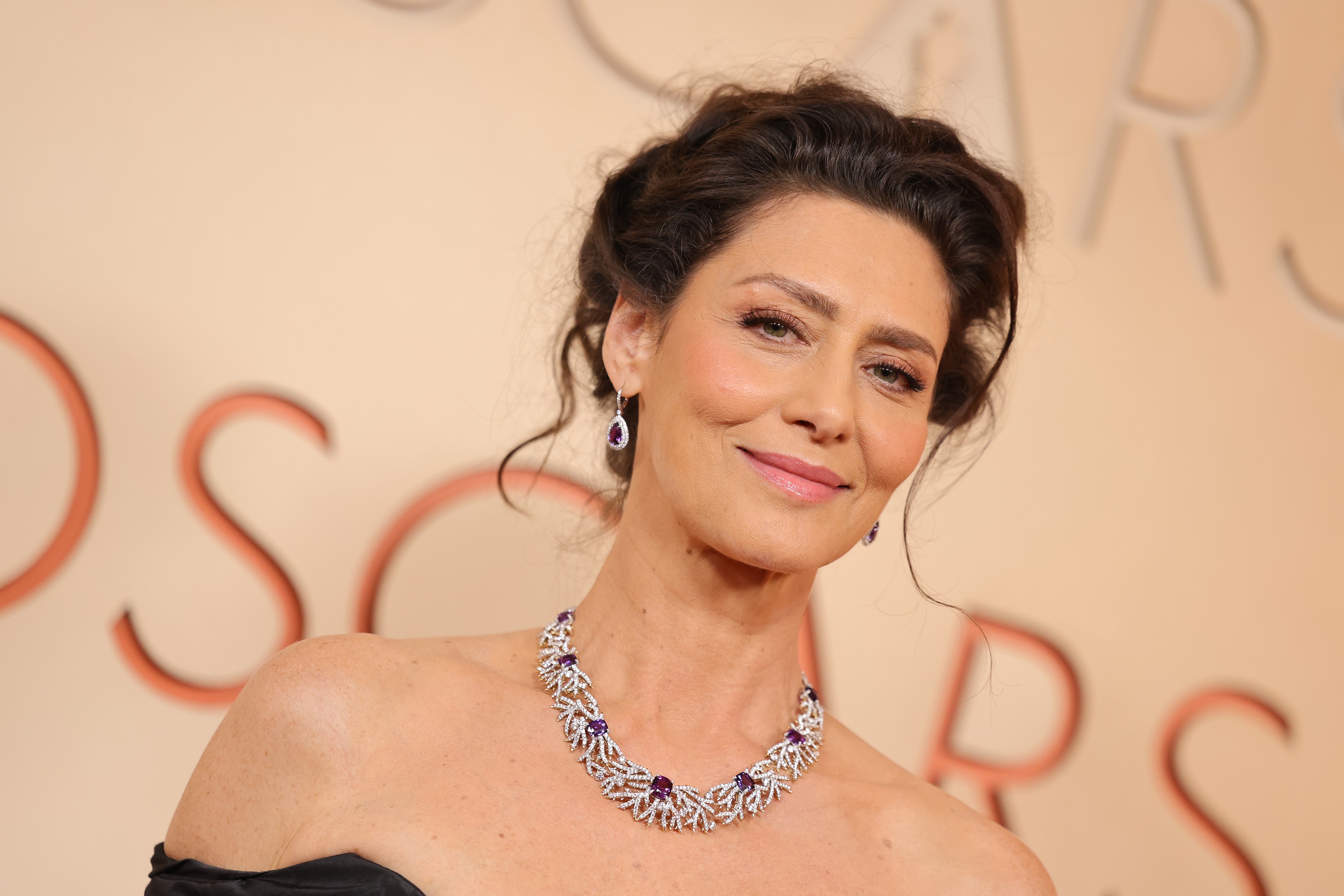 Maria Fernanda Cândido é 1ª brasileira a usar alta joalheria Tiffany no Oscar®: 'Chiquérrima'