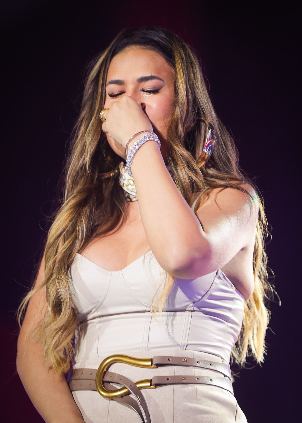 Simone Mendes chora em show — Foto: Brazil News