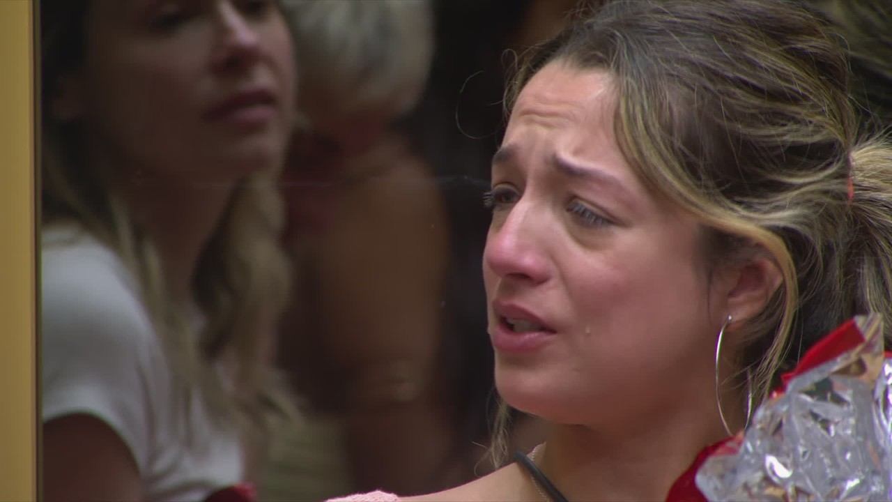 Ana Paula Renault comenta atitude de Samira: ‘Não tem ninguém bom da cabeça’