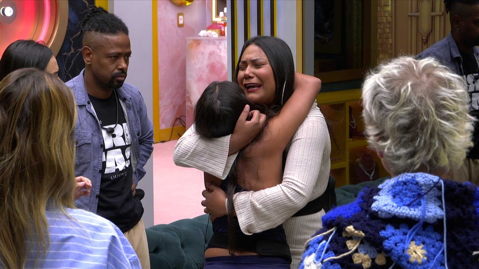Eliminada do BBB 26, Chaiany reencontra fãs, desabafa e evita culpar aliada após saída com 61% dos votos