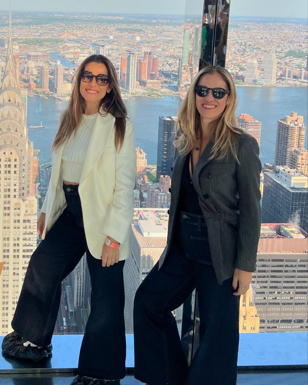 Ingrid Guimarães posta foto ao lado da irmã e 'confunde' fãs: 'Não são gêmeas?' — Foto: Instagram