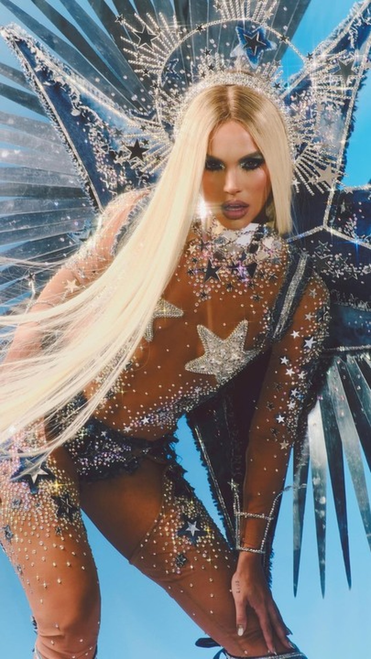 Giovana Cordeiro ousa com look de Bruna Surfistinha e elogia Deborah Secco