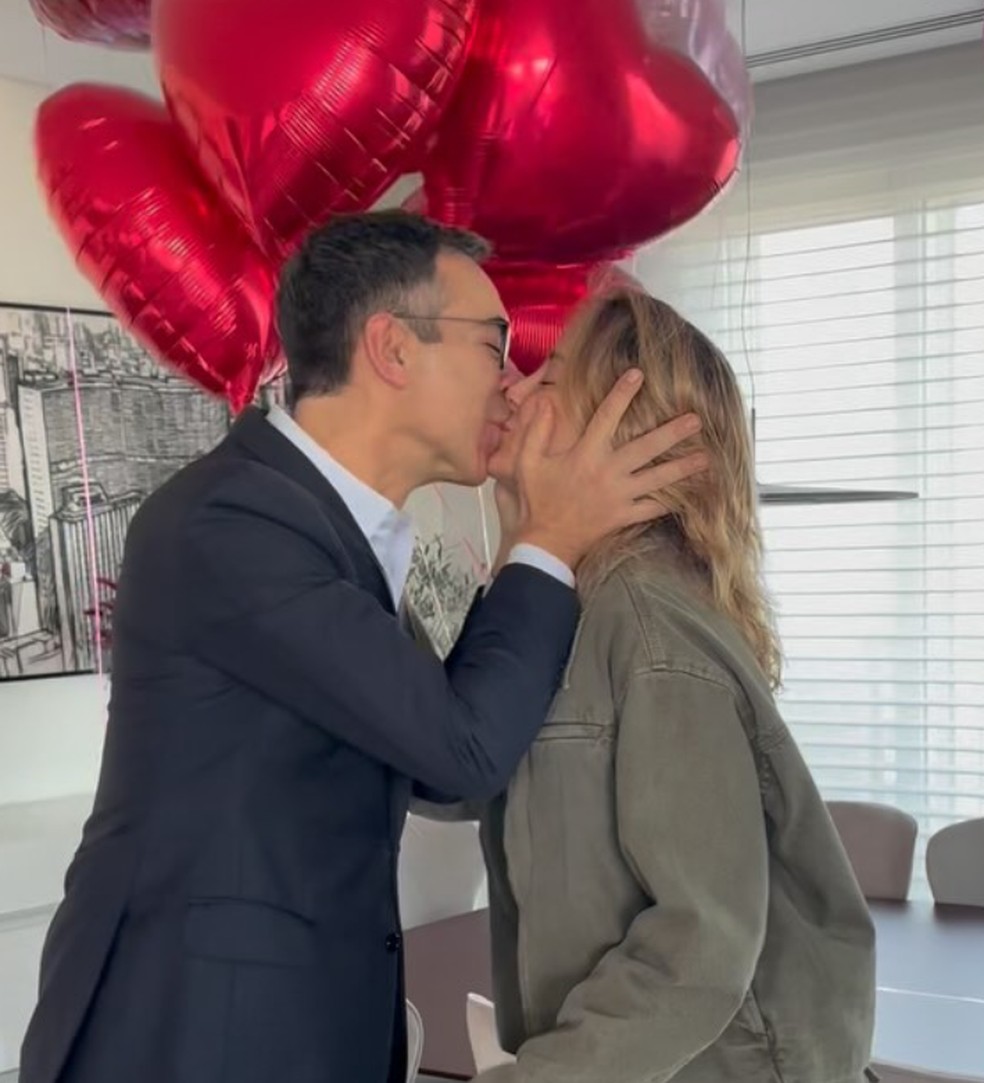 César Tralli surpreende Ticiane Pinheiro no dia do aniversário dela — Foto: Reprodução/Instagram