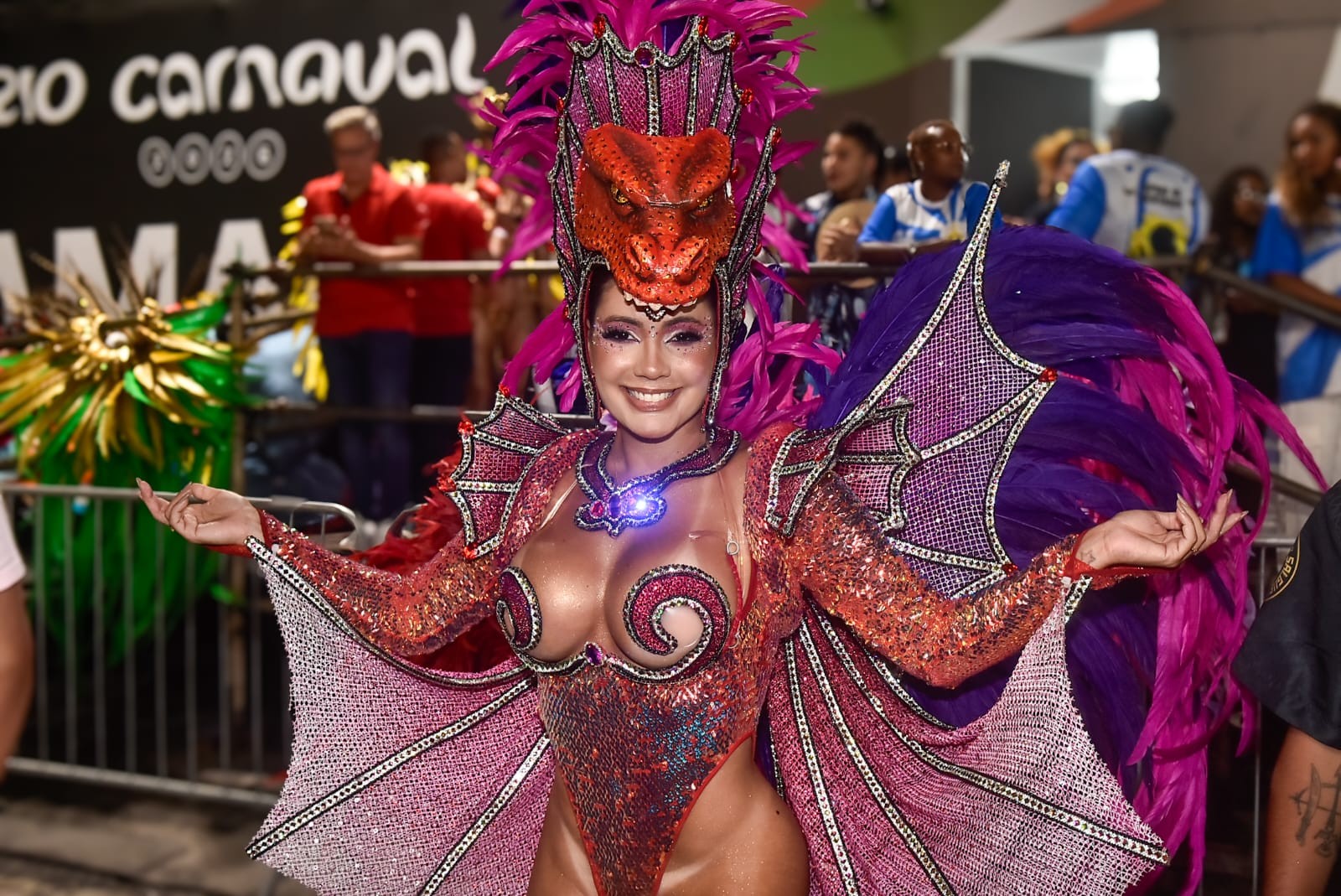 Fernanda Bande brinca sobre novo silicone nos seios: 'Fiquei tetuda'