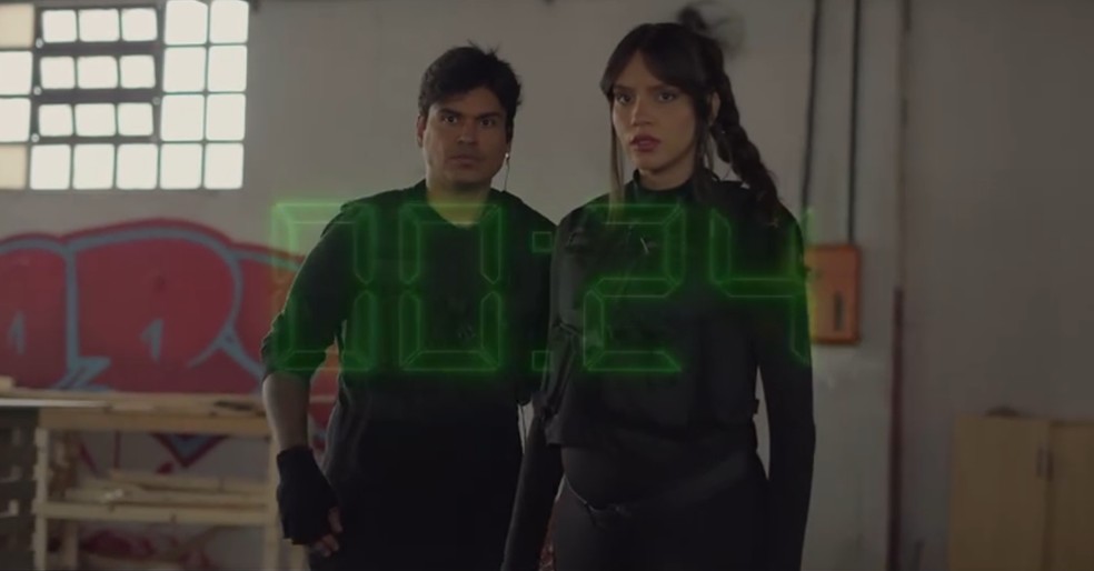 Gusta Stockler e Jani Lopes fizeram filme de ação para revelar sexo do bebê que estão esperando — Foto: Instagram