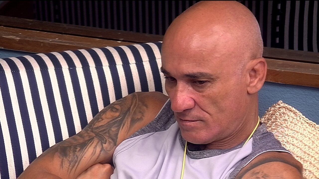 Ayrton revela sobre noite anterior: 'Pensei em fazer minhas malas e ir ...