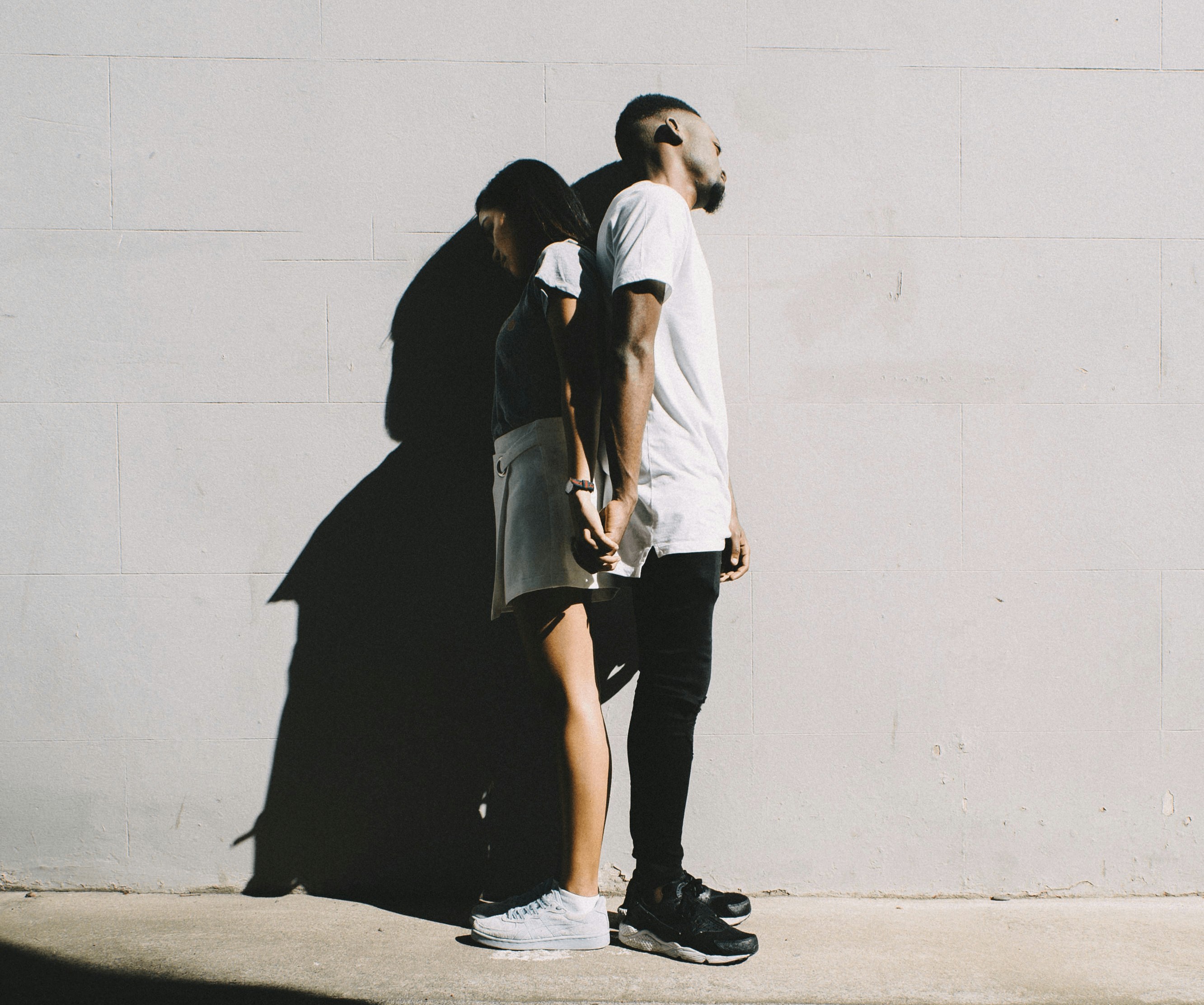 Pesquisa aponta aumento de infidelidade entre mulheres e diminuição entre homens; entenda