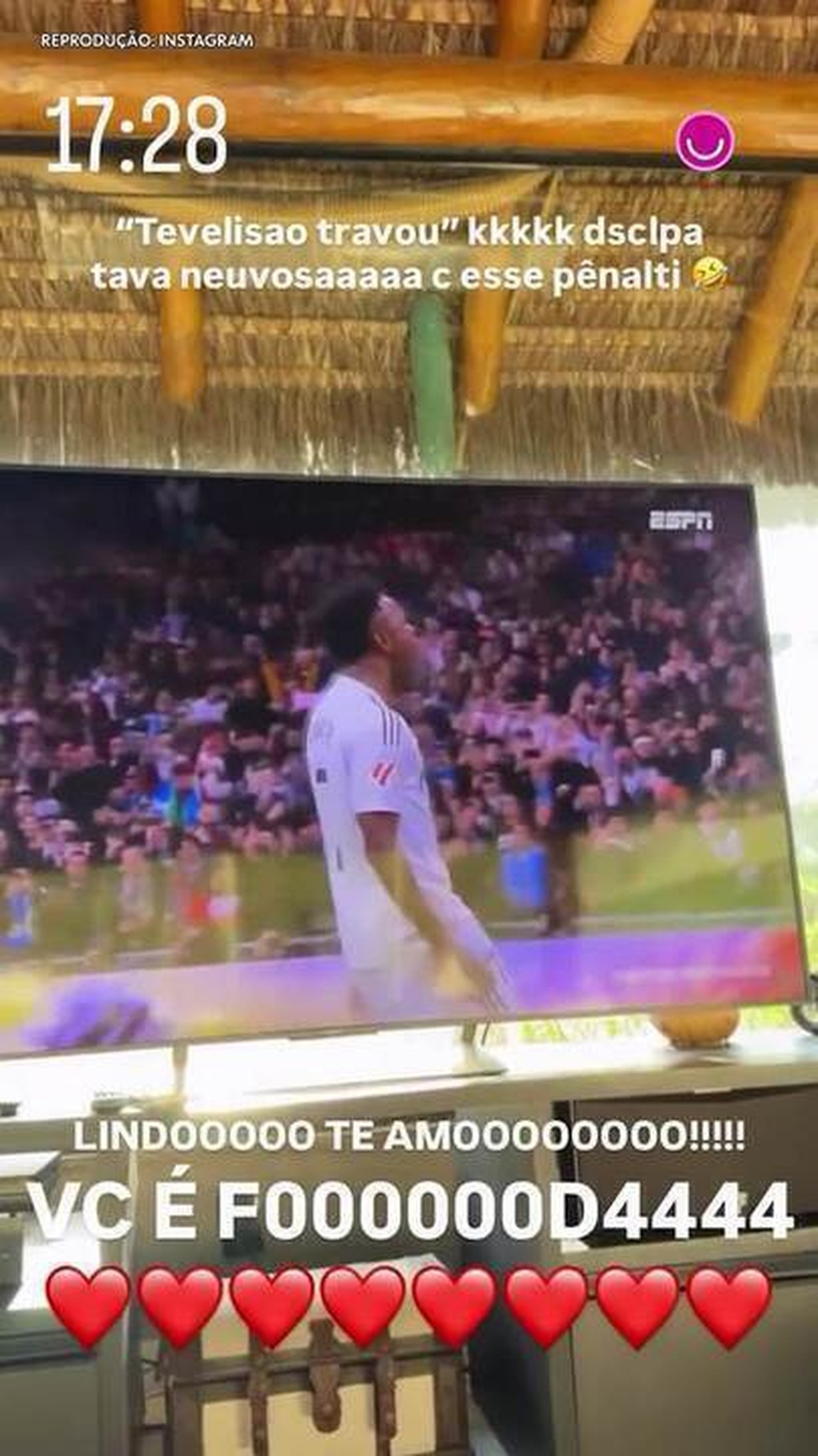 Vini Jr. faz homenagem a Virginia depois de marcar gol e influenciadora vibra: 'Te amo'